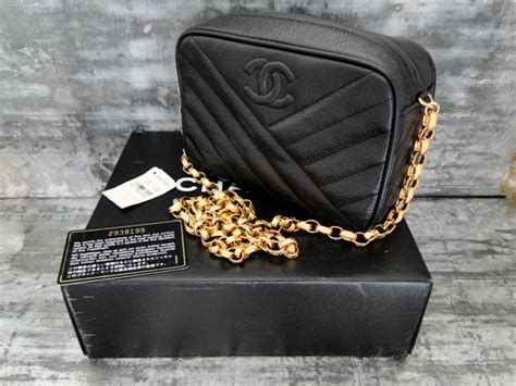 chanel ヴィンテージ|Chanel camera bag.